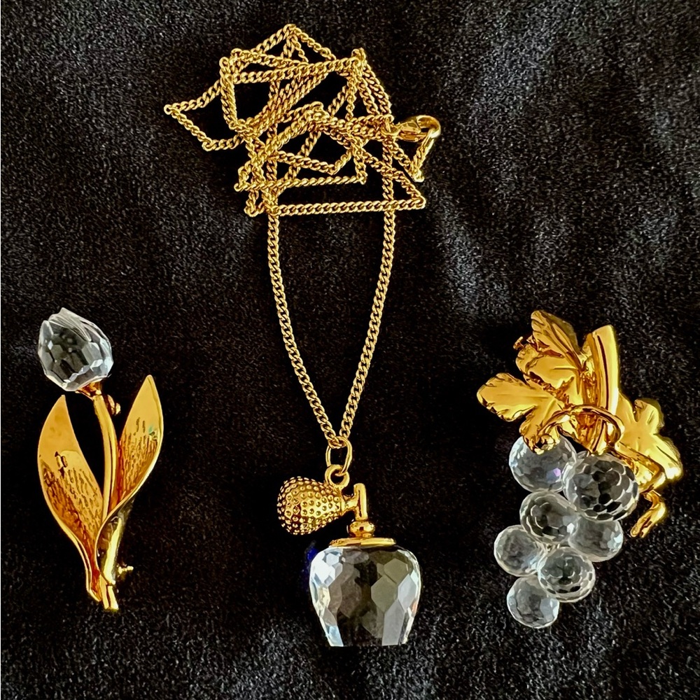 Swarovski Necklace and Brooch set